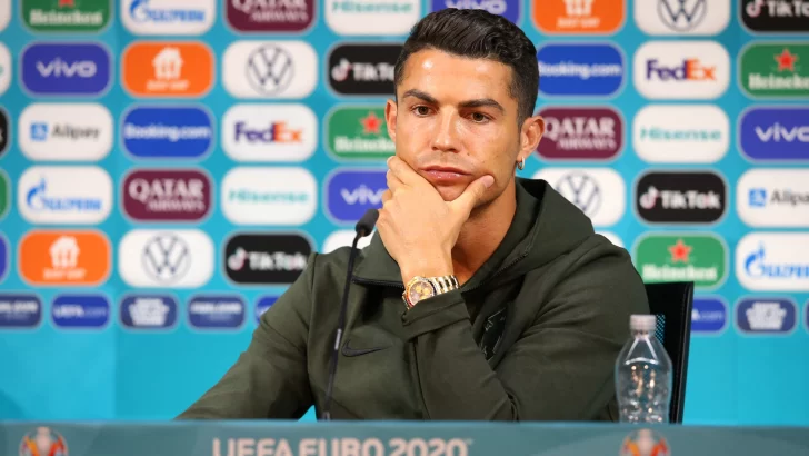 Cristiano Ronaldo podría recibir tremenda multa por declaraciones contra el Manchester