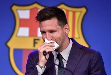 Una fortuna por los mocos de Messi: ¡Las locas cifras que se pagaron por un clínex y un chicle masticado!