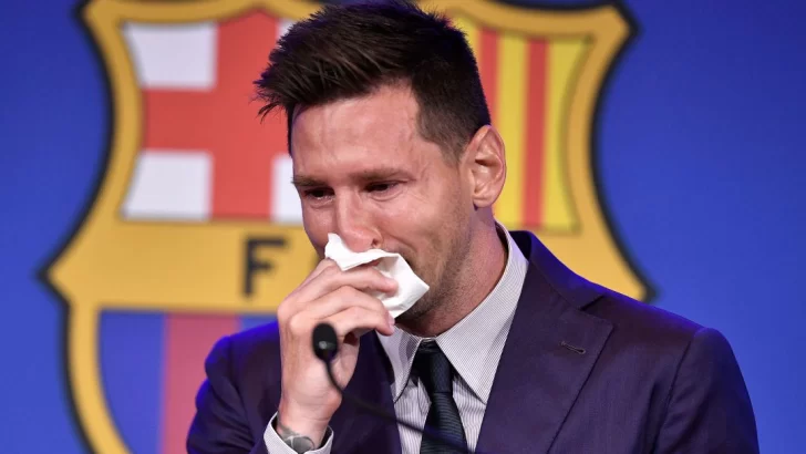 Una fortuna por los mocos de Messi: ¡Las locas cifras que se pagaron por un clínex y un chicle masticado!