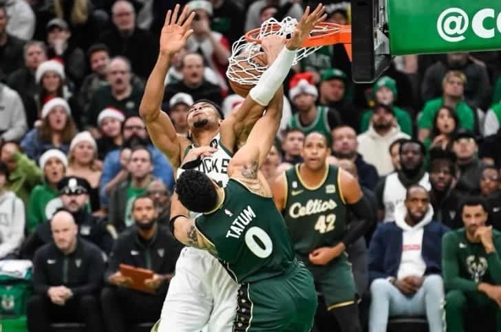 Jayson Tatum ridiculiza a Giannis Antetokounmpo y Celtics ganan en Navidad