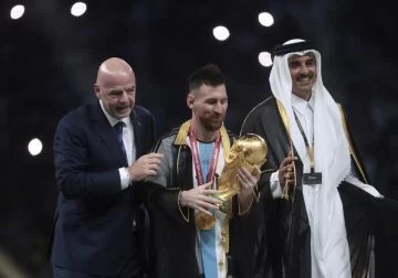 ¿Qué es el ‘Bisht’? La túnica negra que usó Messi tras ganar el Mundial