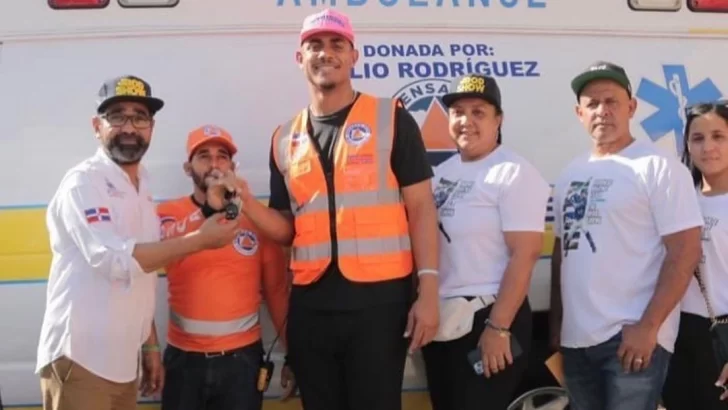 Julio Rodríguez hizo estas donaciones en su pueblo natal