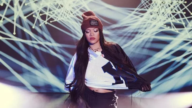 Rihanna lanza línea de ropa para el Super Bowl