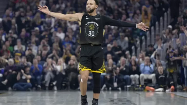 Curry está de vuelta: Pero los Warriors caen ante los Lakers sin Lebron